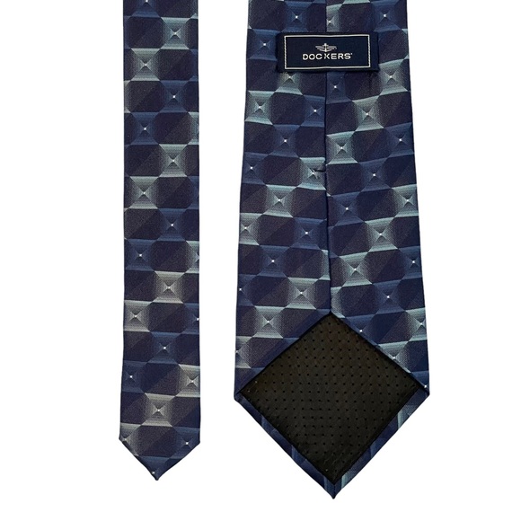 DOCKERS 100% Silk Tie Navy and Gray Geometric Squares - Picture 4 of 7